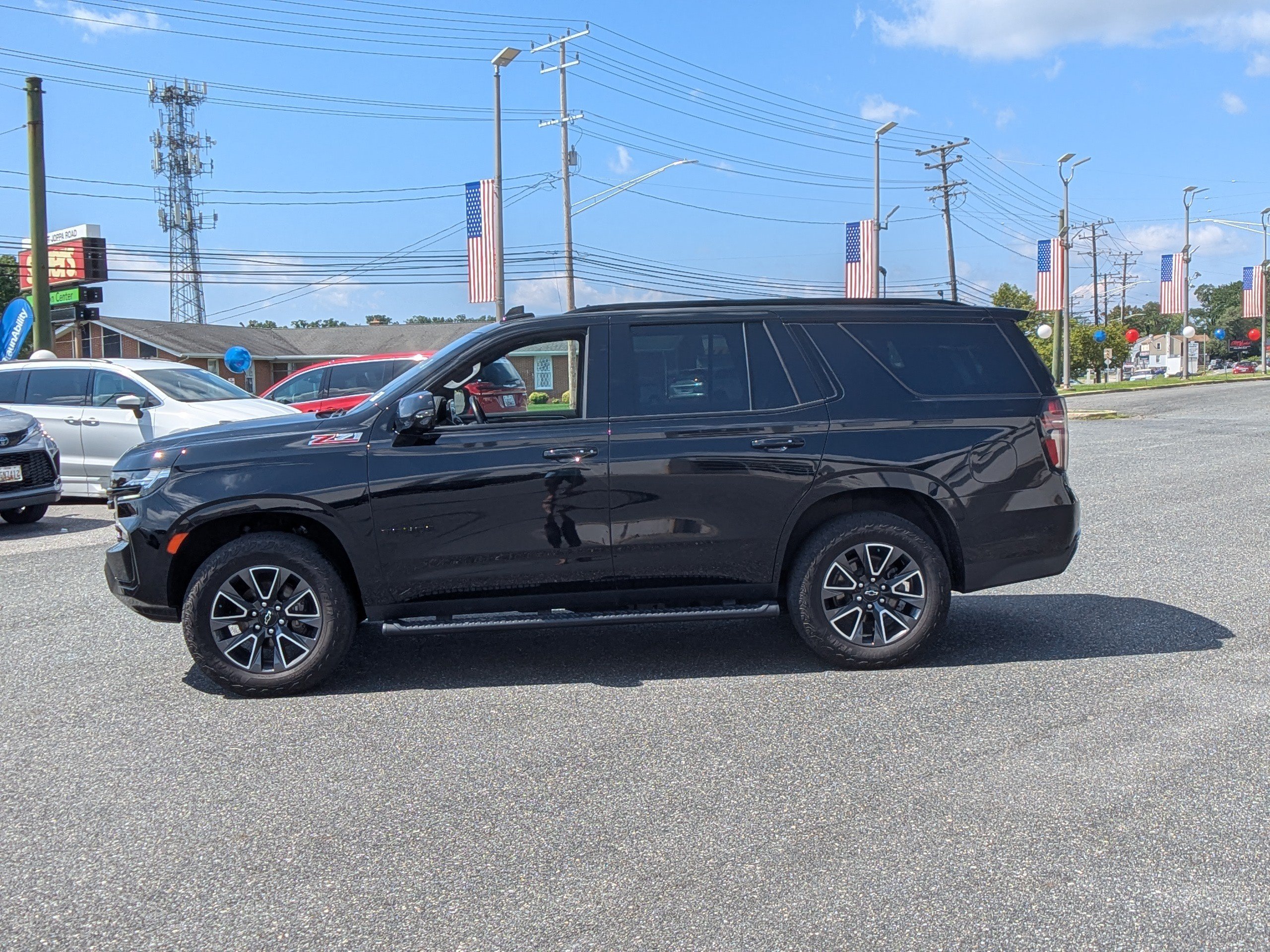 Certified 2023 Chevrolet Tahoe Z71 w/ Luxury Package AWD/4WD image 5