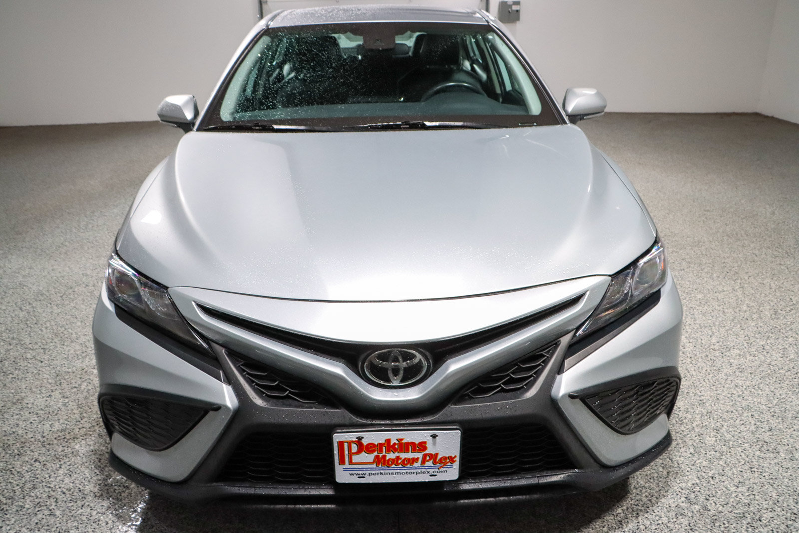 Used 2024 Toyota Camry SE FWD image 4