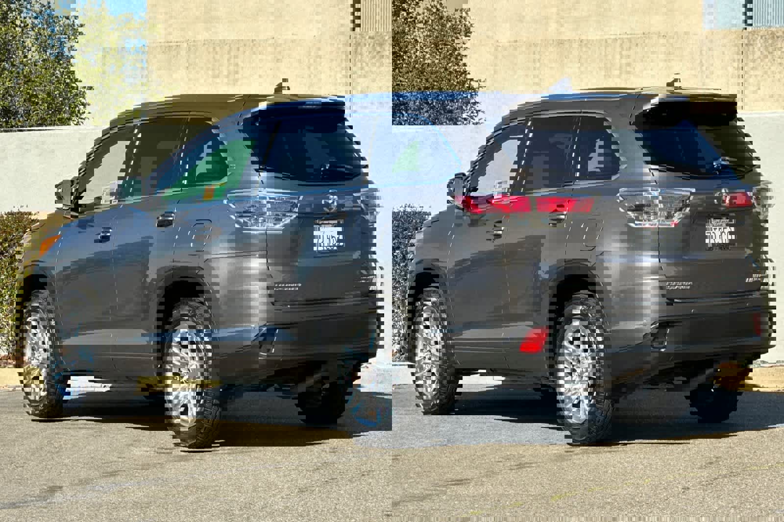 Used 2016 Toyota Highlander Limited image 7