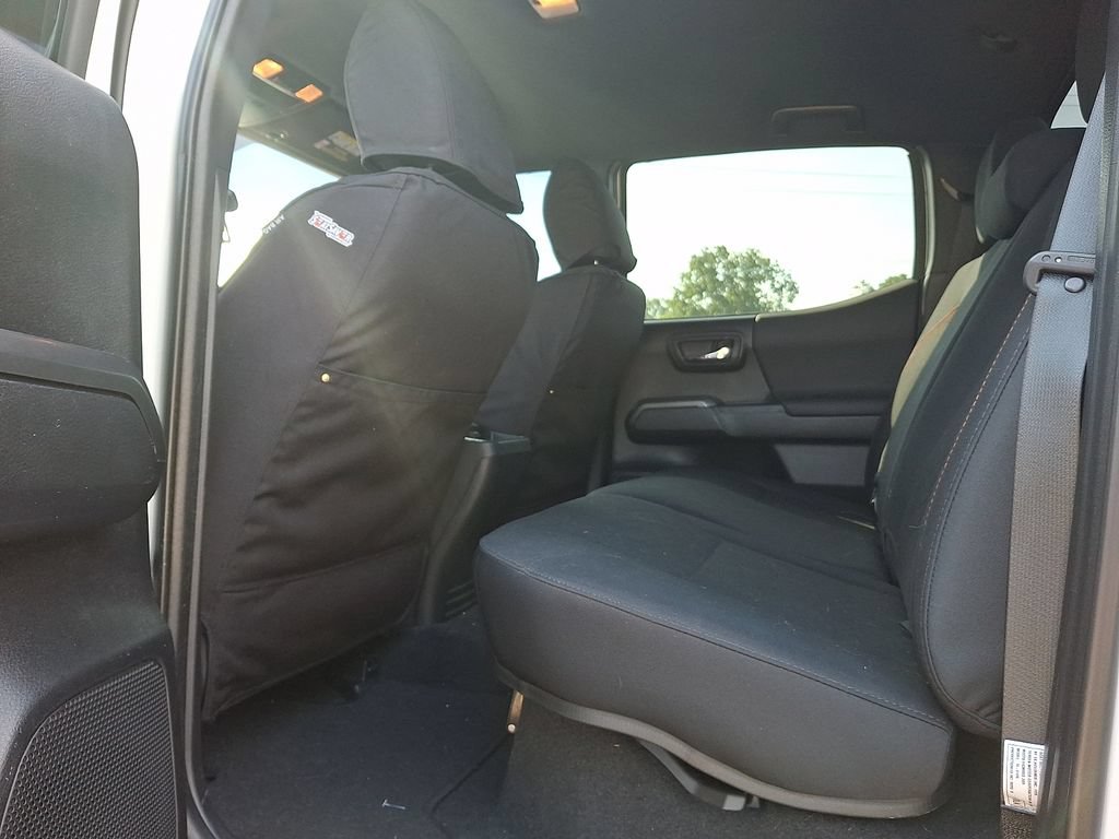 Used 2019 Toyota Tacoma TRD Sport AWD/4WD image 10