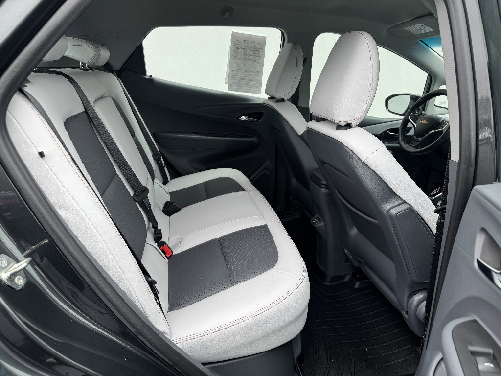 Used 2018 Chevrolet Bolt Premier w/ Driver Confidence II Package image 11