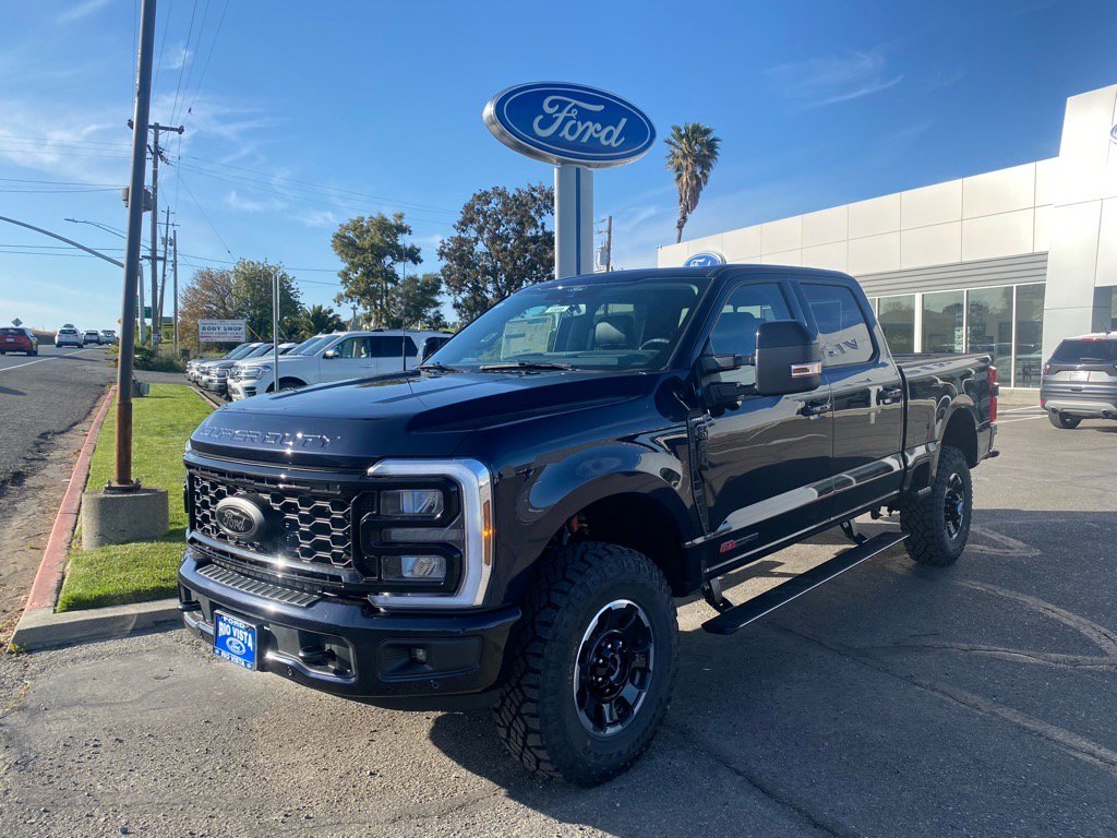 New 2025 Ford F250 Lariat w/ Lariat Ultimate Package