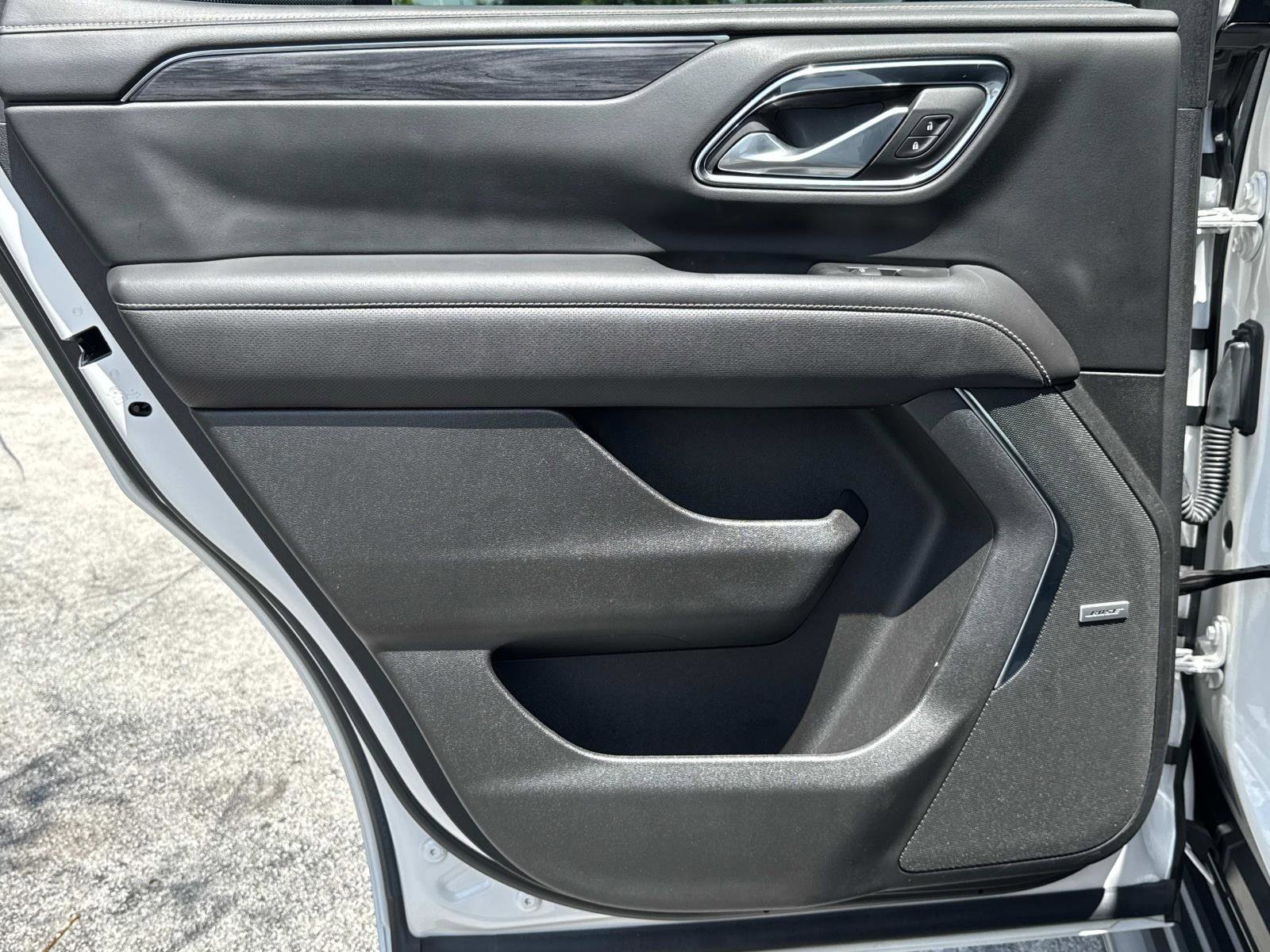 Used 2022 GMC Yukon SLT w/ SLT Premium Package image 13