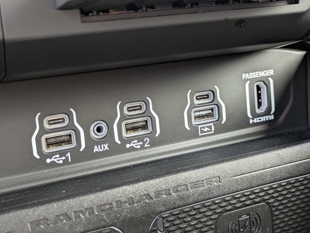 Used 2025 RAM 1500 Limited AWD/4WD image 24