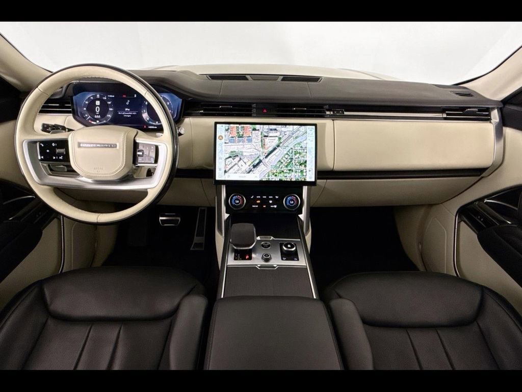 Used 2023 Land Rover Range Rover SE image 9