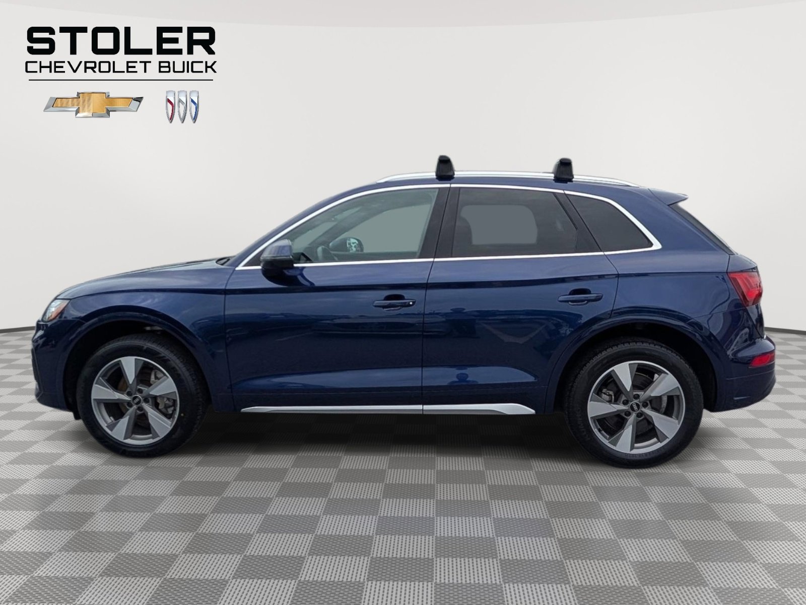 Used 2023 Audi Q5 2.0T Premium w/ Convenience Package AWD/4WD image 2