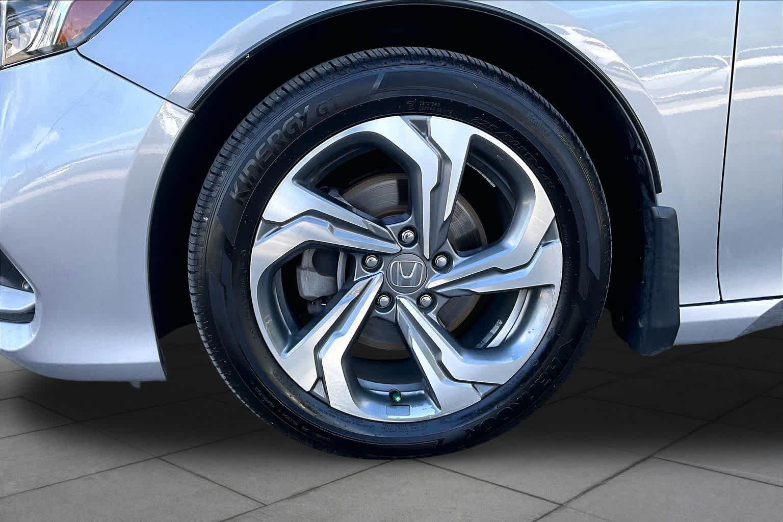 Used 2020 Honda Accord EX-L image 11