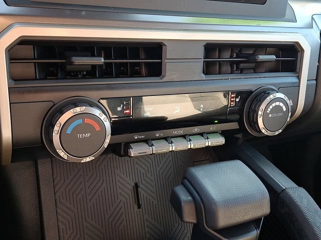 Certified 2024 Toyota Tacoma SR5 AWD/4WD image 15