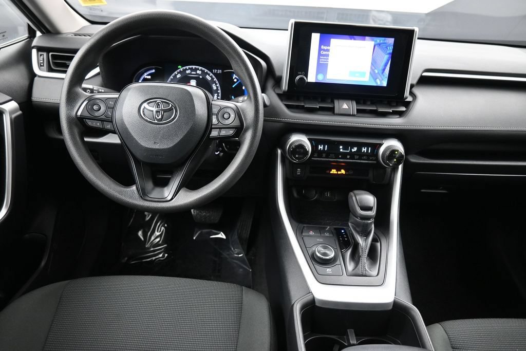 Certified 2024 Toyota RAV4 LE AWD/4WD image 19
