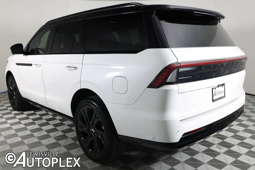 Used 2025 Lincoln Navigator Black Label AWD/4WD image 7