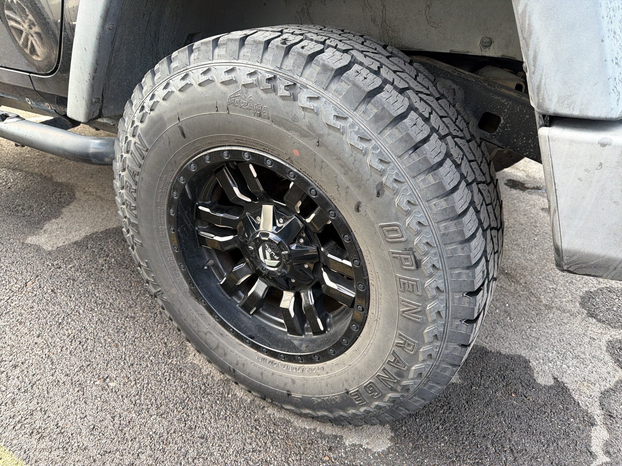 Used 2010 Jeep Wrangler Rubicon w/ Dual Top Group AWD/4WD image 6