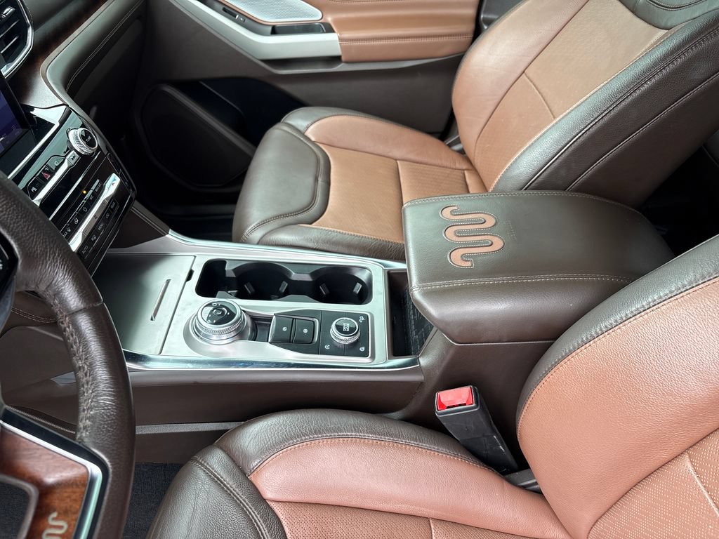 Used 2022 Ford Explorer King Ranch w/ Premium Technology Package AWD/4WD image 38