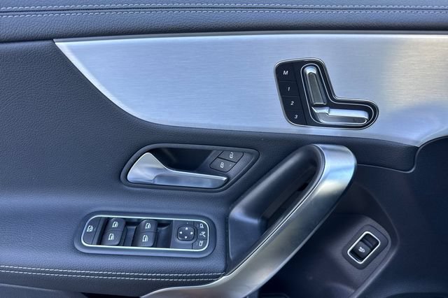 Used 2025 Mercedes-Benz CLA 250 image 11