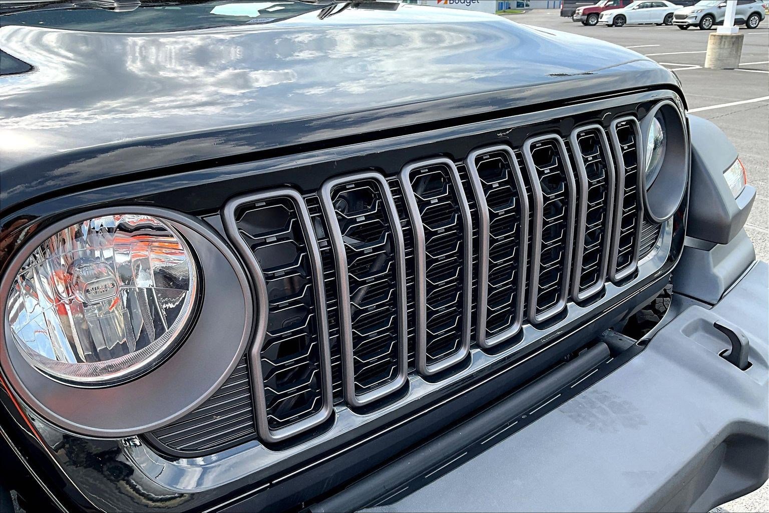 Used 2024 Jeep Wrangler Sport AWD/4WD image 32