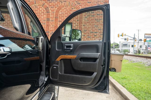 Used 2018 Chevrolet Silverado 2500 High Country w/ Duramax Plus Package AWD/4WD image 36
