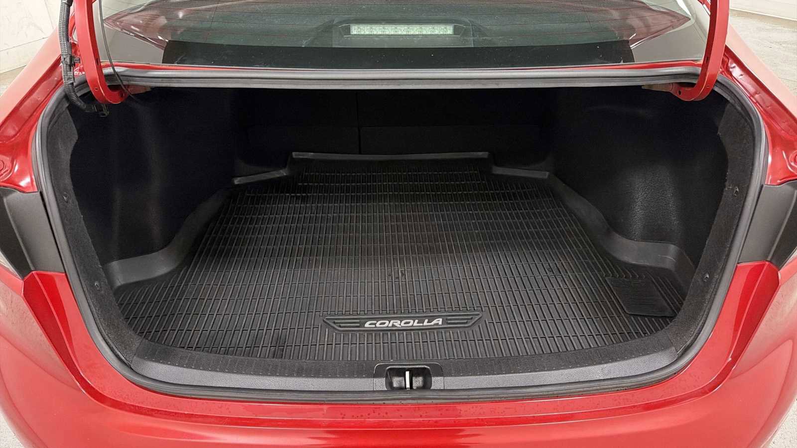 Certified 2020 Toyota Corolla XSE FWD image 27