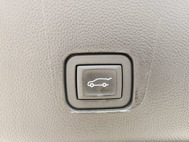 Used 2024 Chevrolet Traverse High Country FWD image 37