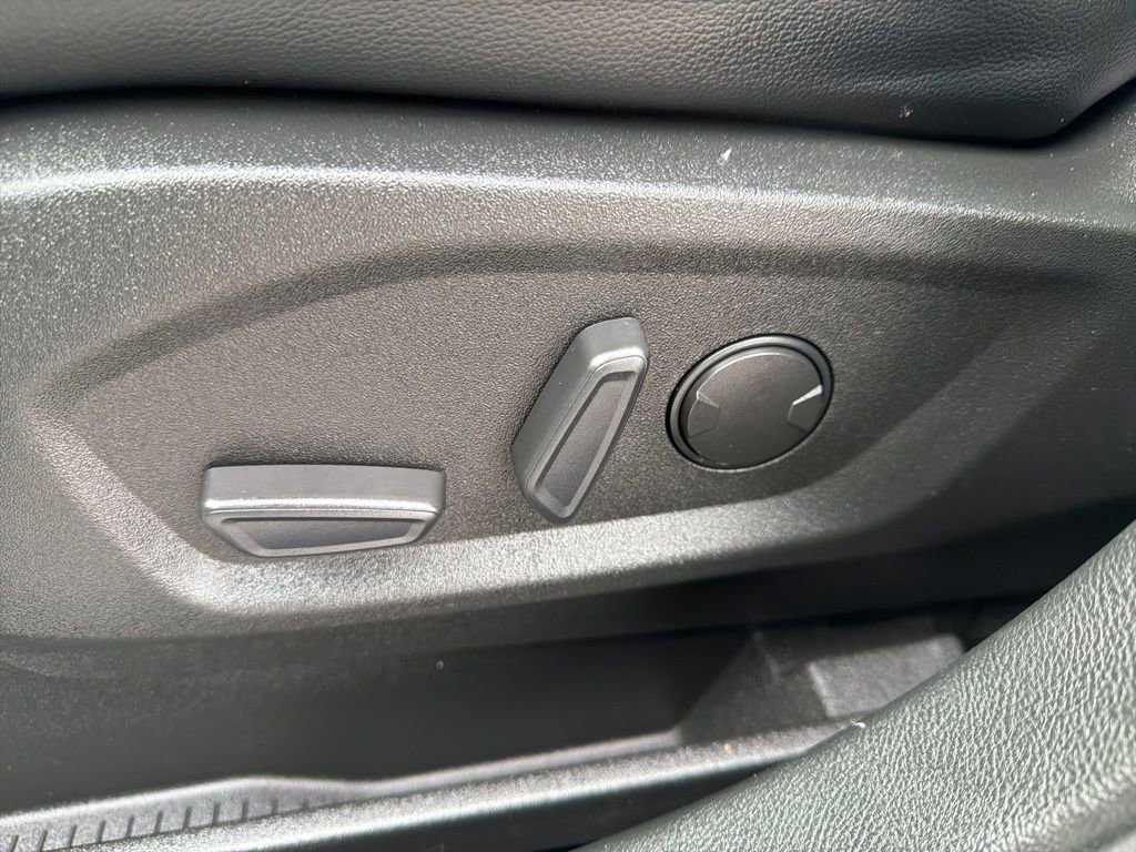 Used 2022 Ford Edge ST-Line w/ Class II Trailer Tow Package image 17