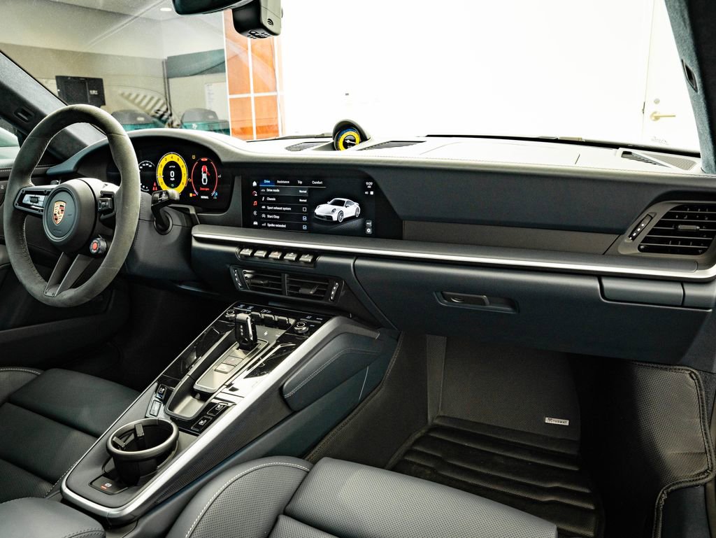 Certified 2025 Porsche 911 Carrera GTS RWD image 49