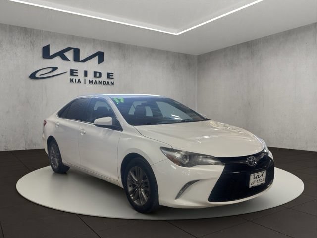 Used 2017 Toyota Camry SE