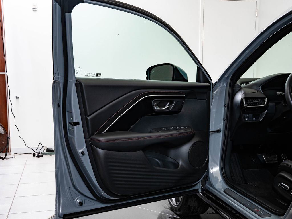 Certified 2025 Acura ADX A-Spec image 27