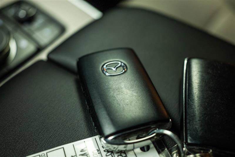 Used 2024 MAZDA CX-90 Plug-In Hybrid w/ Premium Pkg image 24