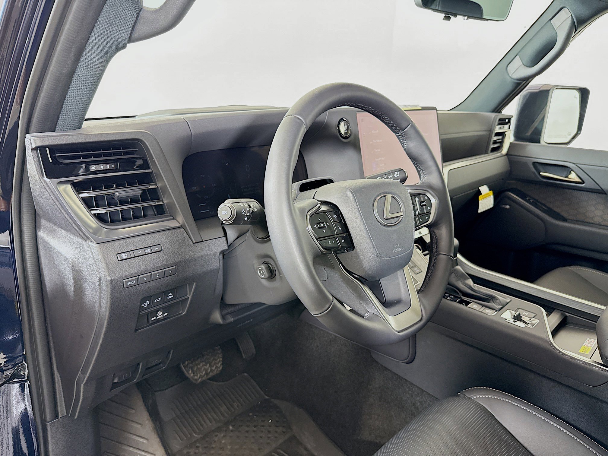 Certified 2025 Lexus GX 550 w/ Accessory Package (2T) image 9