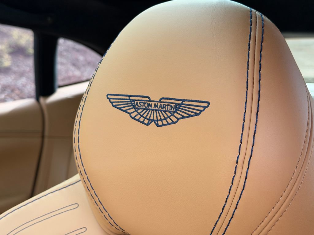 Used 2021 Aston Martin DBX image 5