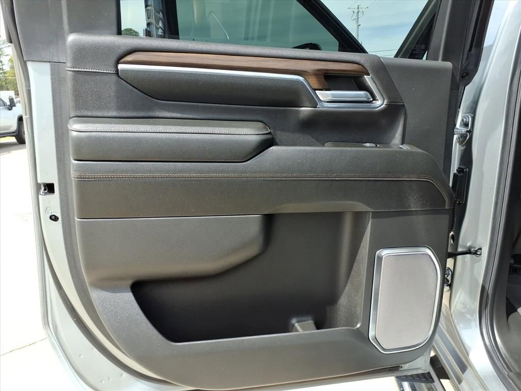 Used 2024 Chevrolet Silverado 2500 High Country w/ Technology Package image 21