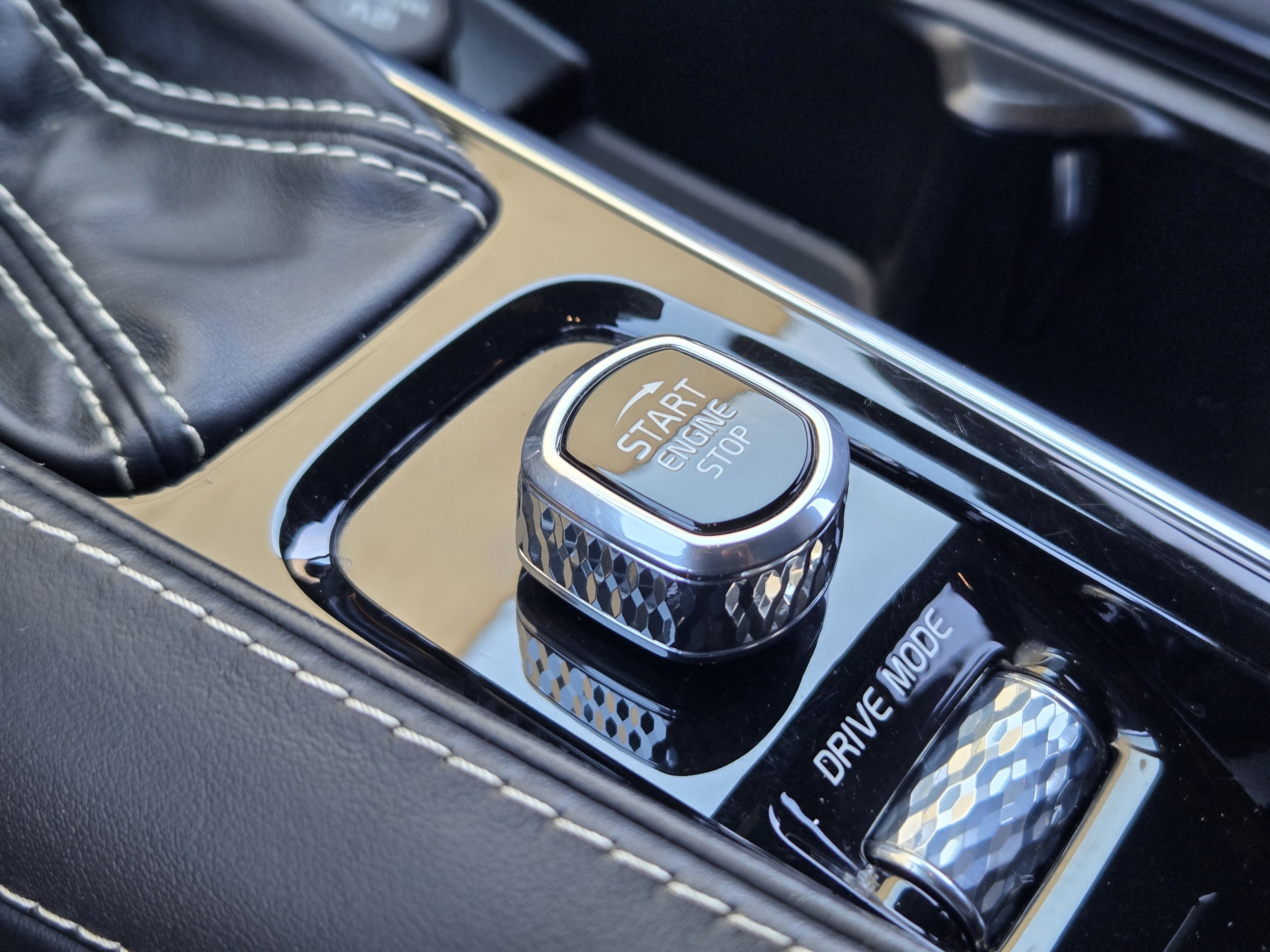 Used 2020 Volvo XC90 T6 R-Design image 30