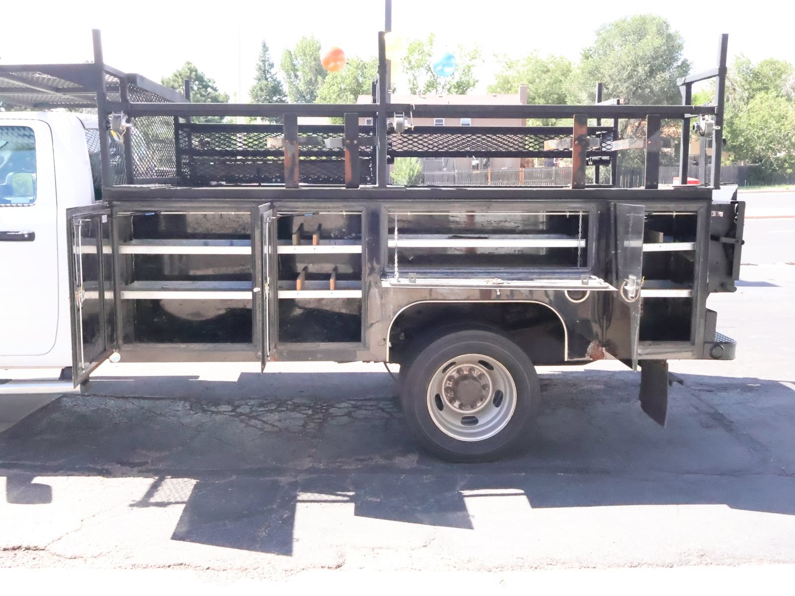 Used 2018 RAM 5500 Tradesman w/ Payload Upgrade Package AWD/4WD image 16