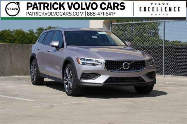 New 2026 Volvo V60 B5 Cross Country Plus w/ Climate Package image 1