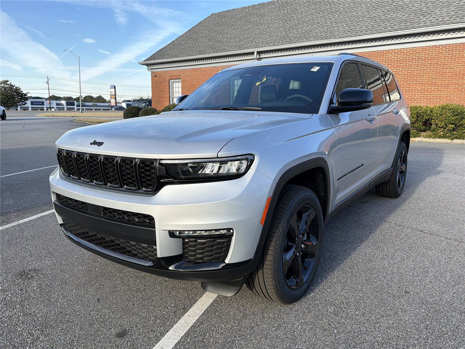 New 2025 Jeep Grand Cherokee L Limited w/ Black Appearance Package image 2
