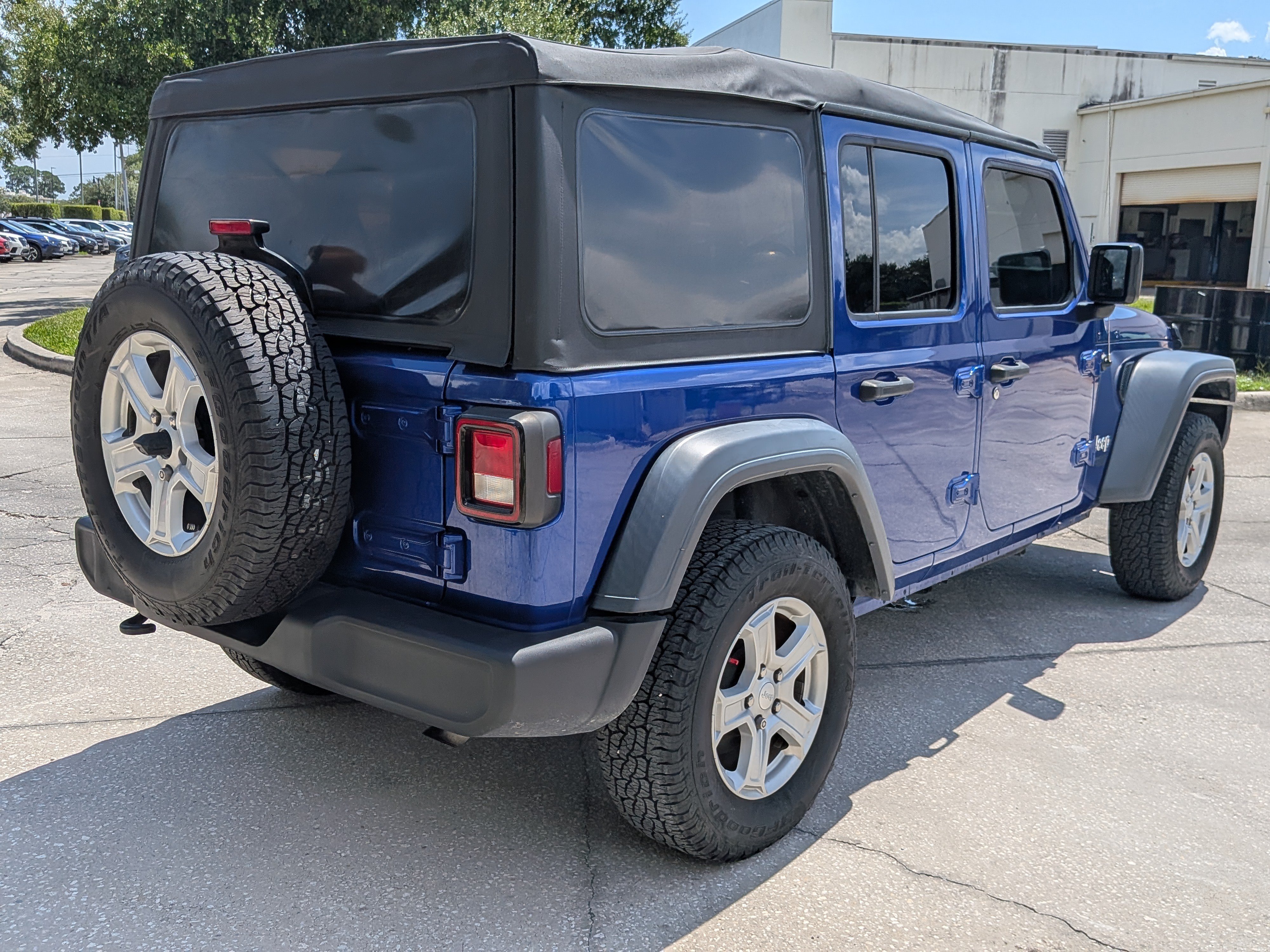 Used 2020 Jeep Wrangler Unlimited Sport S AWD/4WD image 4