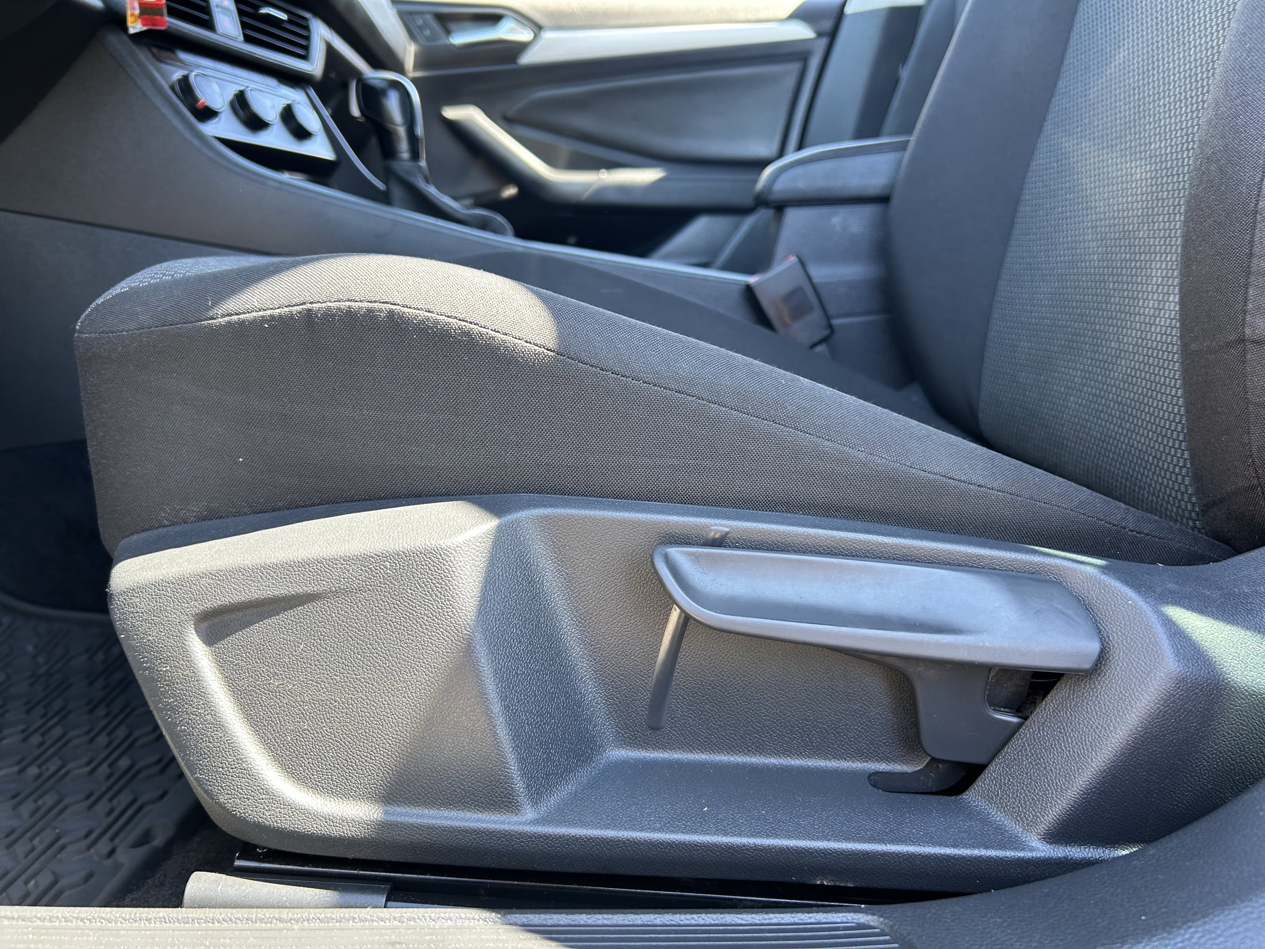 Used 2021 Volkswagen Jetta S w/ Driver Assistance Package image 20