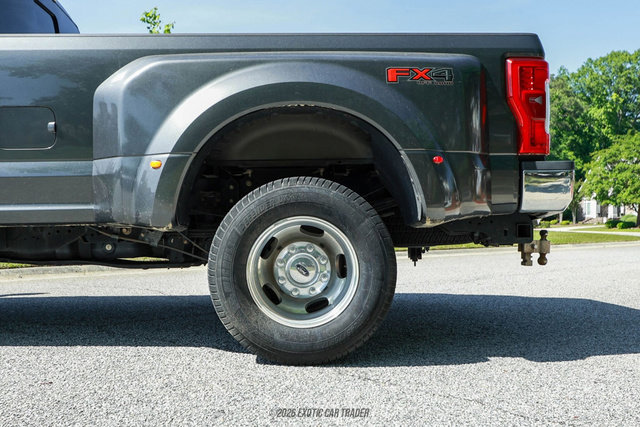 Used 2017 Ford F350 Lariat w/ Lariat Ultimate Package AWD/4WD image 5