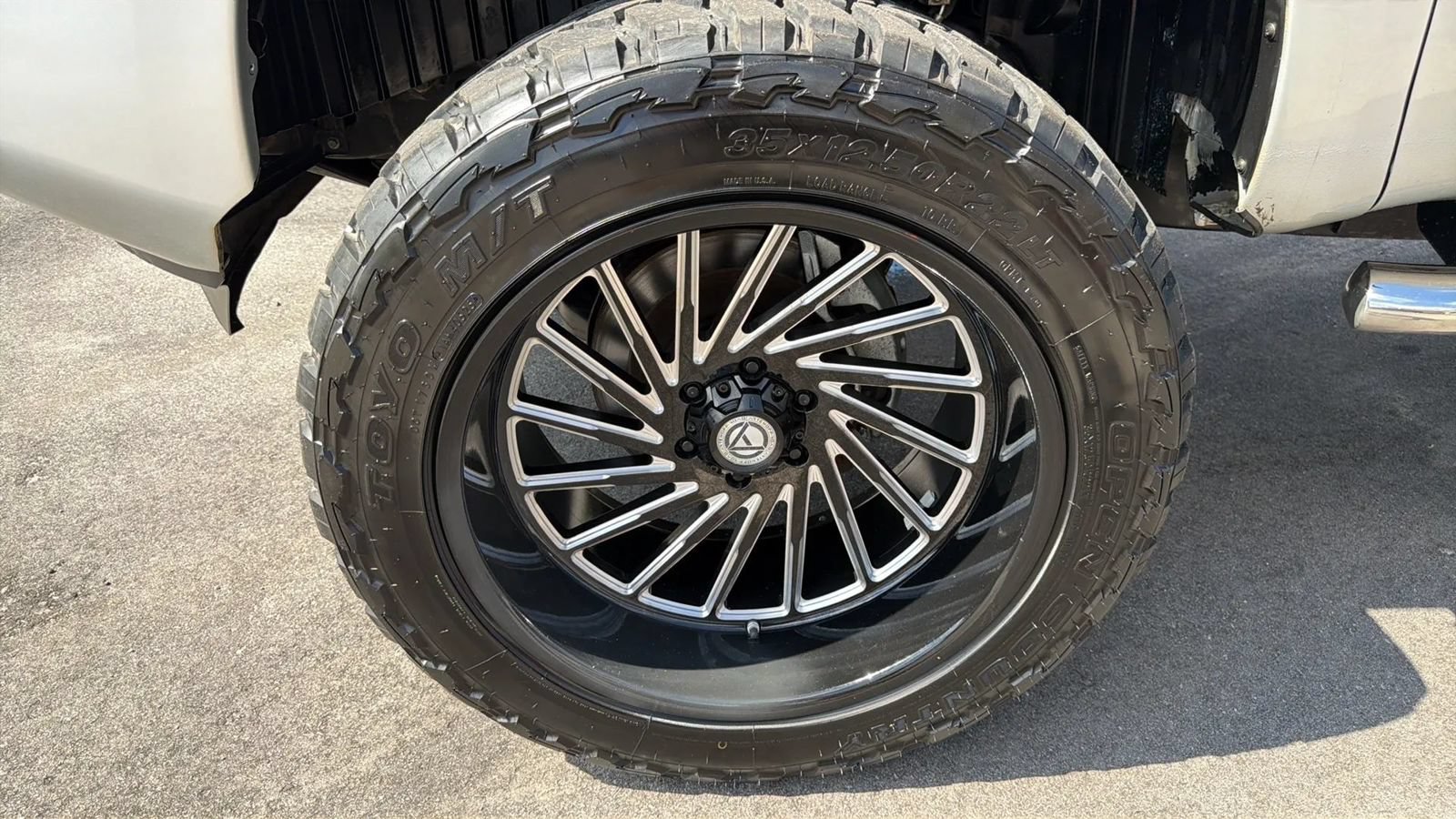 Used 2020 Nissan Titan SV w/ SV Convenience Package AWD/4WD image 17