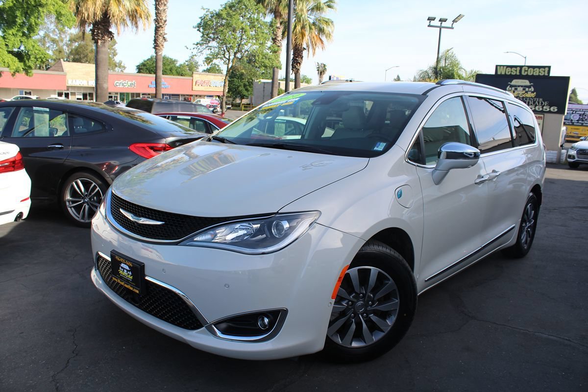 Used 2020 Chrysler Pacifica Limited w/ Advanced Safetytec Group FWD image 46