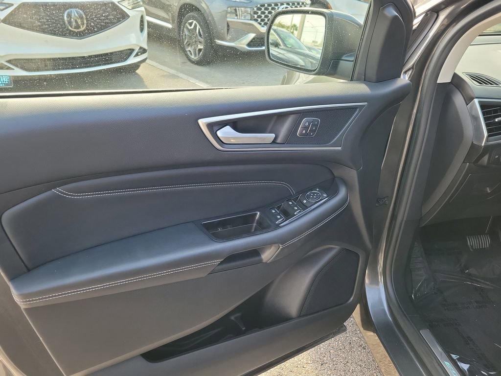 Used 2017 Ford Edge Titanium w/ Equipment Group 302A image 23