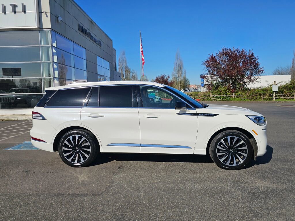 Used 2023 Lincoln Aviator Black Label Grand Touring w/ Class IV Trailer Tow Package image 8