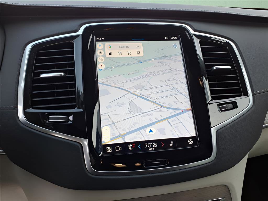 Used 2023 Volvo XC90 B6 Ultimate w/ Protection Package Premier image 16