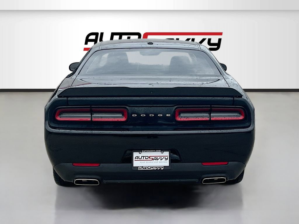 Used 2023 Dodge Challenger SXT image 6