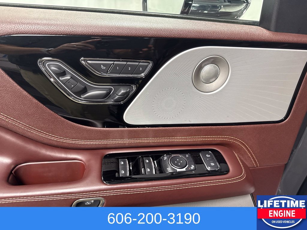 Used 2022 Lincoln Aviator Black Label Grand Touring w/ Class IV Trailer Tow Package AWD/4WD image 37