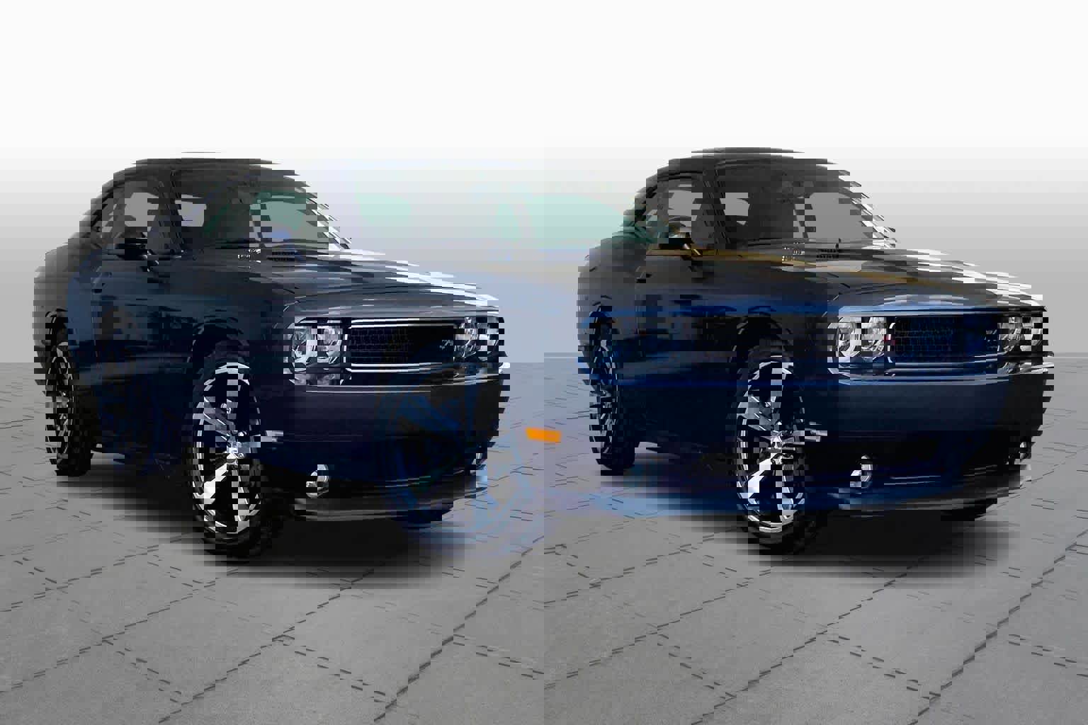 Used 2014 Dodge Challenger R/T image 3