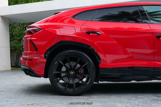Used 2019 Lamborghini Urus image 10