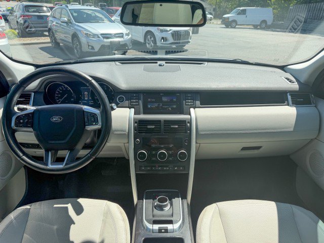 Used 2016 Land Rover Discovery Sport HSE AWD/4WD image 7