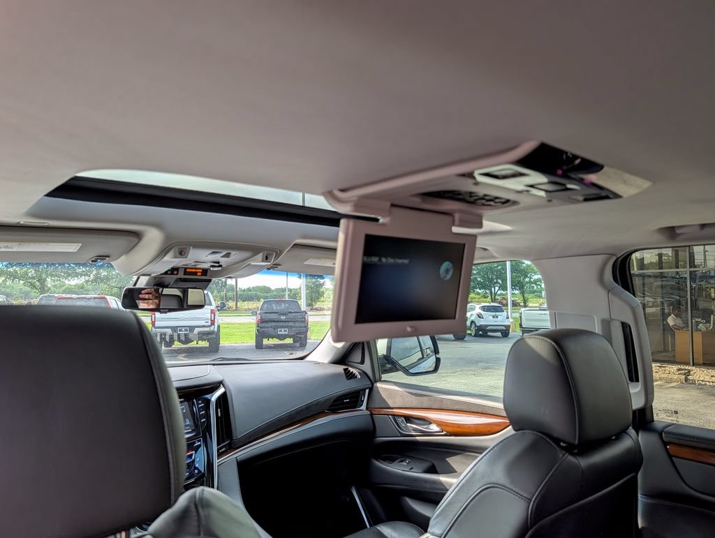 Used 2019 Cadillac Escalade ESV Premium Luxury w/ Escalade Sport Edition AWD/4WD image 28