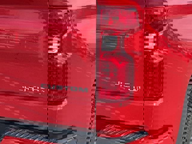 Used 2025 Chevrolet Silverado 1500 Custom image 6