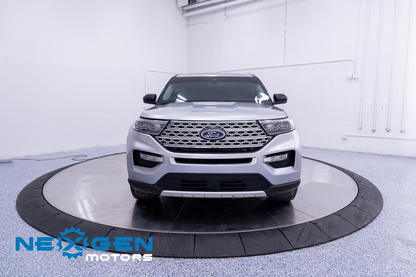 Used 2023 Ford Explorer Limited image 4