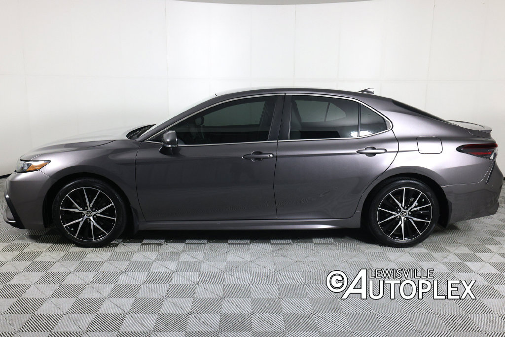Used 2023 Toyota Camry SE FWD image 8